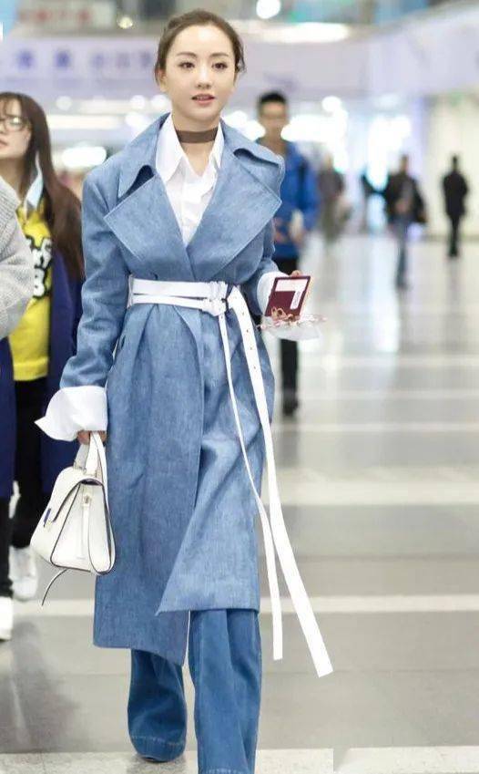 秋冬衣服别乱买，常备五个基础款，轻松穿出高级范